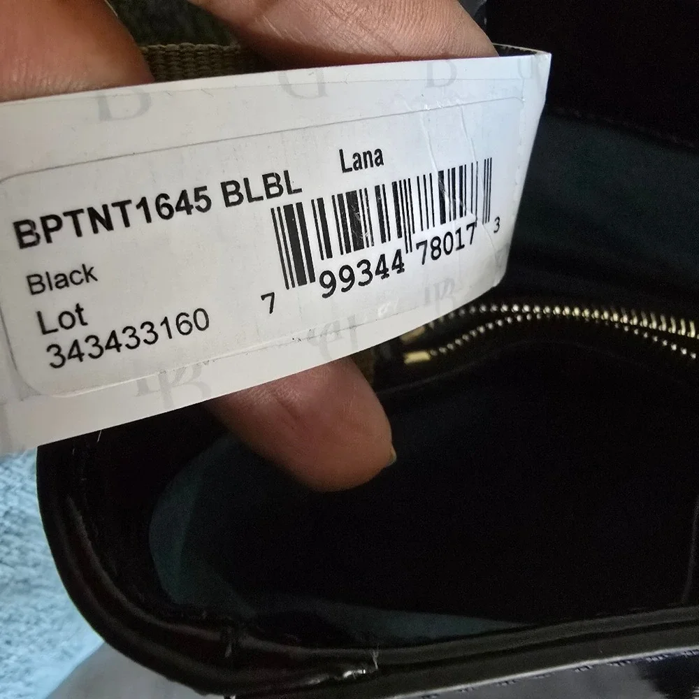 Dooney & Bourke Black Patent Leather Shoulder Bag + Dust‎ Bag